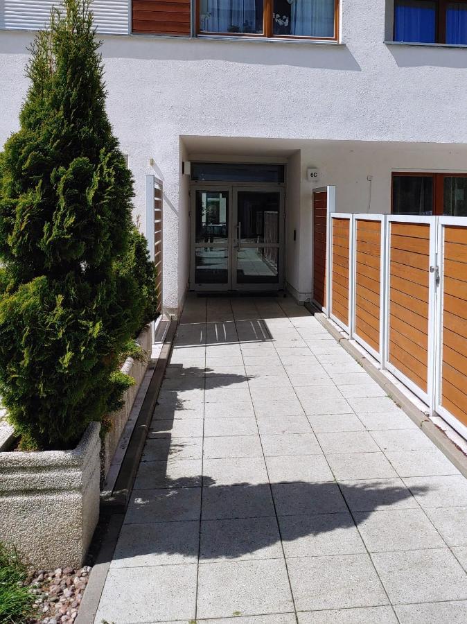 Swinoujscie Platan Patio 6 - Berry Apartments Exterior foto